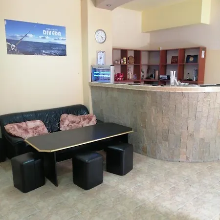 Femili Diveda Hotel