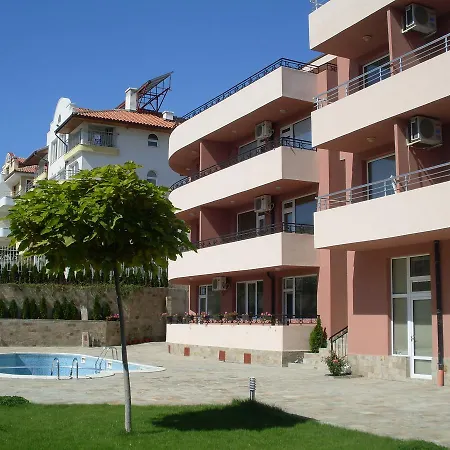 Femili Diveda Hotel